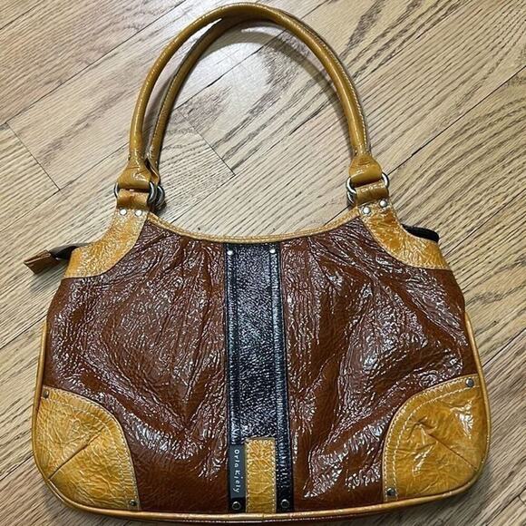 ORLA KIELY PATENT LEATHER BAG - Picture 2 of 10